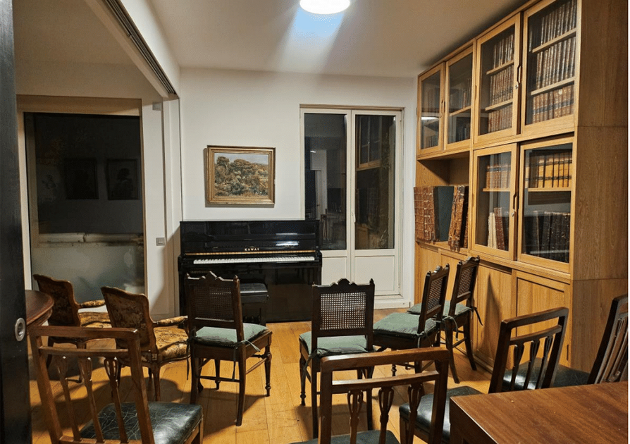 Also,in the library, we have a piano that we use for our staff and collaborators’ amusement and ideal for adding life music to social meetings